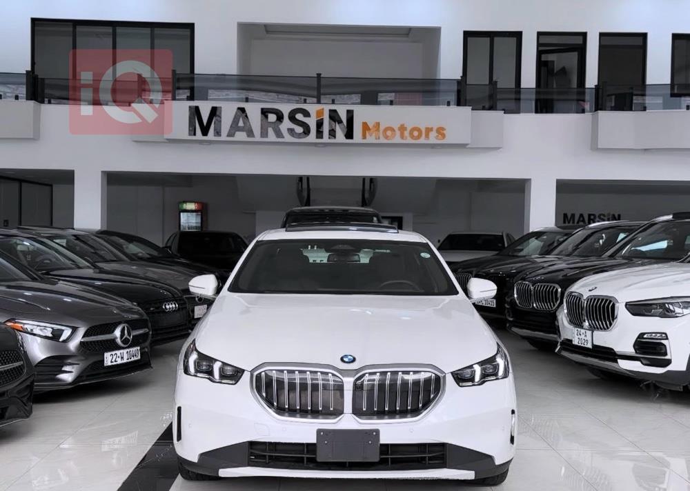 بی ئێم دەبڵیو سیریەس 5